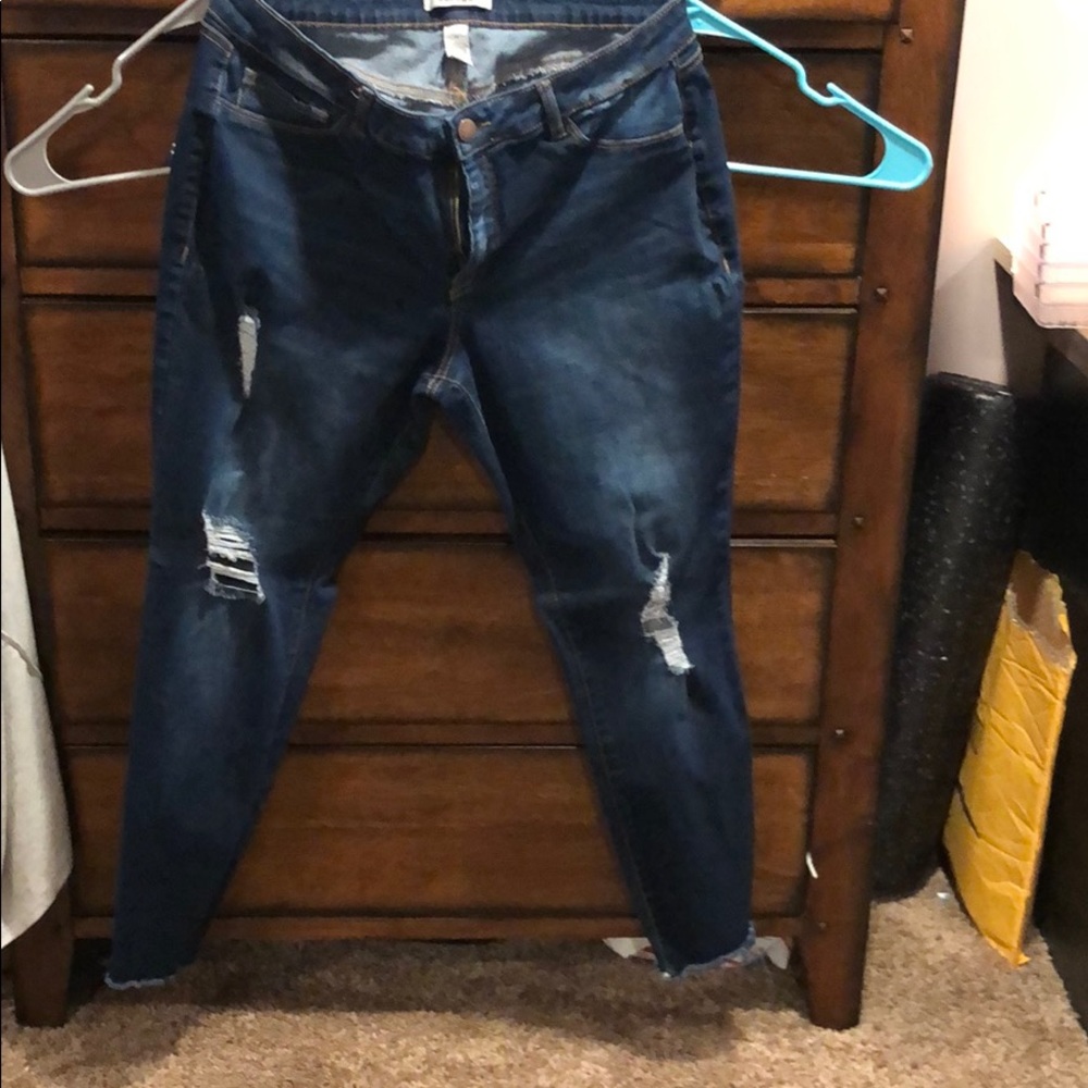 Refuge dark level jeans lite distress